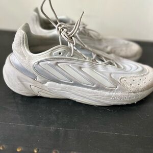 Adidas Light Gray Sneakers